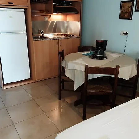 Sun Fun Apartment Palaiontsiflikion Exterior photo