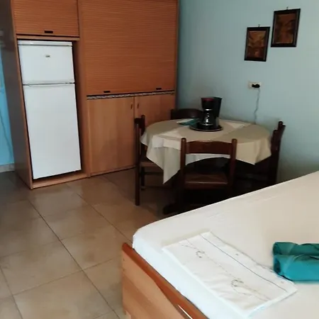 Sun Fun Apartment Palaiontsiflikion Exterior photo