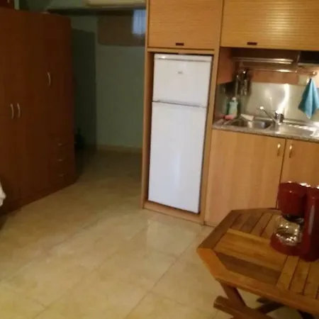 Sun Fun Apartment Palaiontsiflikion Exterior photo