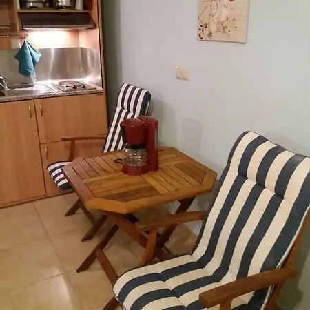 Sun Fun Apartment Palaiontsiflikion Exterior photo